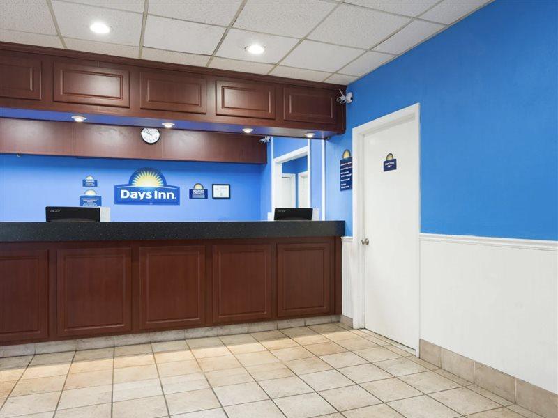 Days Inn Salisbury Dış mekan fotoğraf