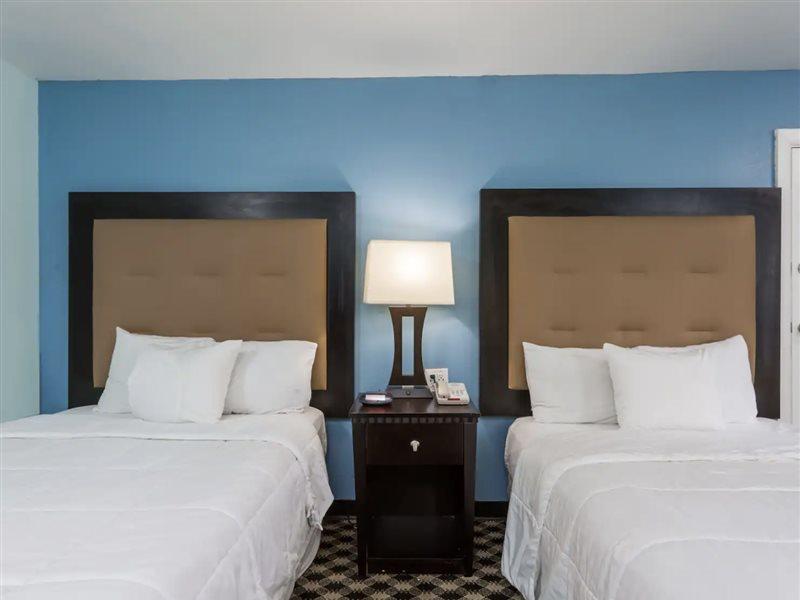 Days Inn Salisbury Dış mekan fotoğraf