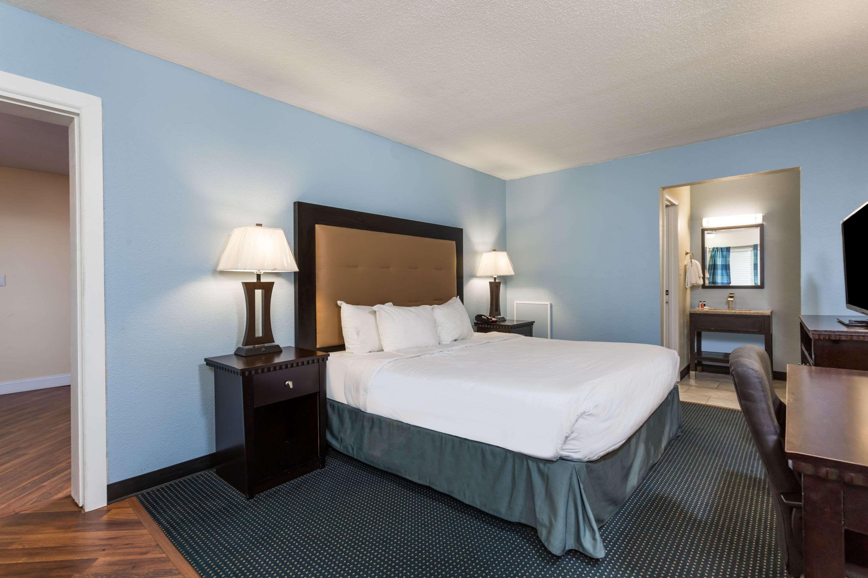 Days Inn Salisbury Dış mekan fotoğraf