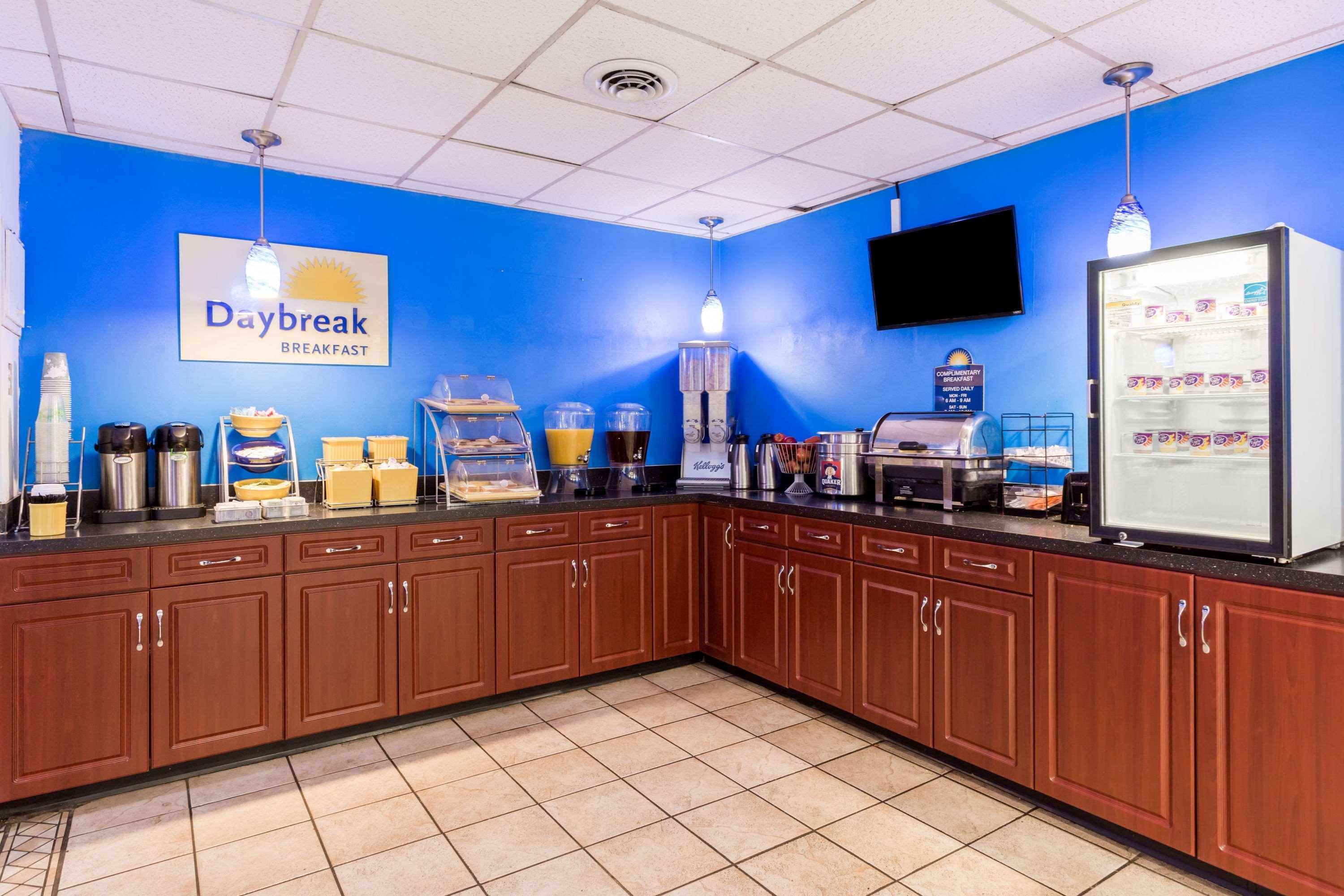 Days Inn Salisbury Dış mekan fotoğraf