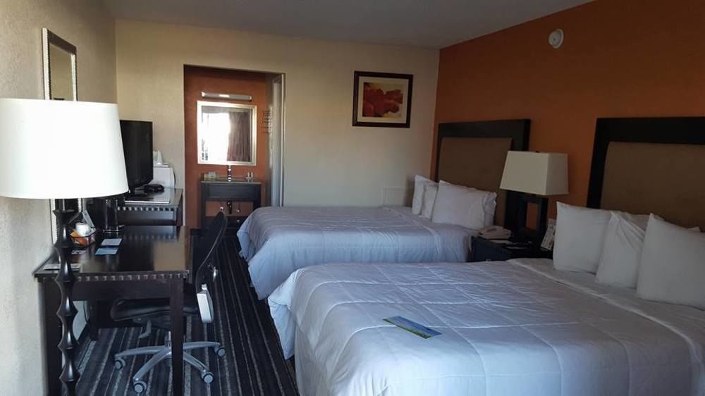Days Inn Salisbury Dış mekan fotoğraf